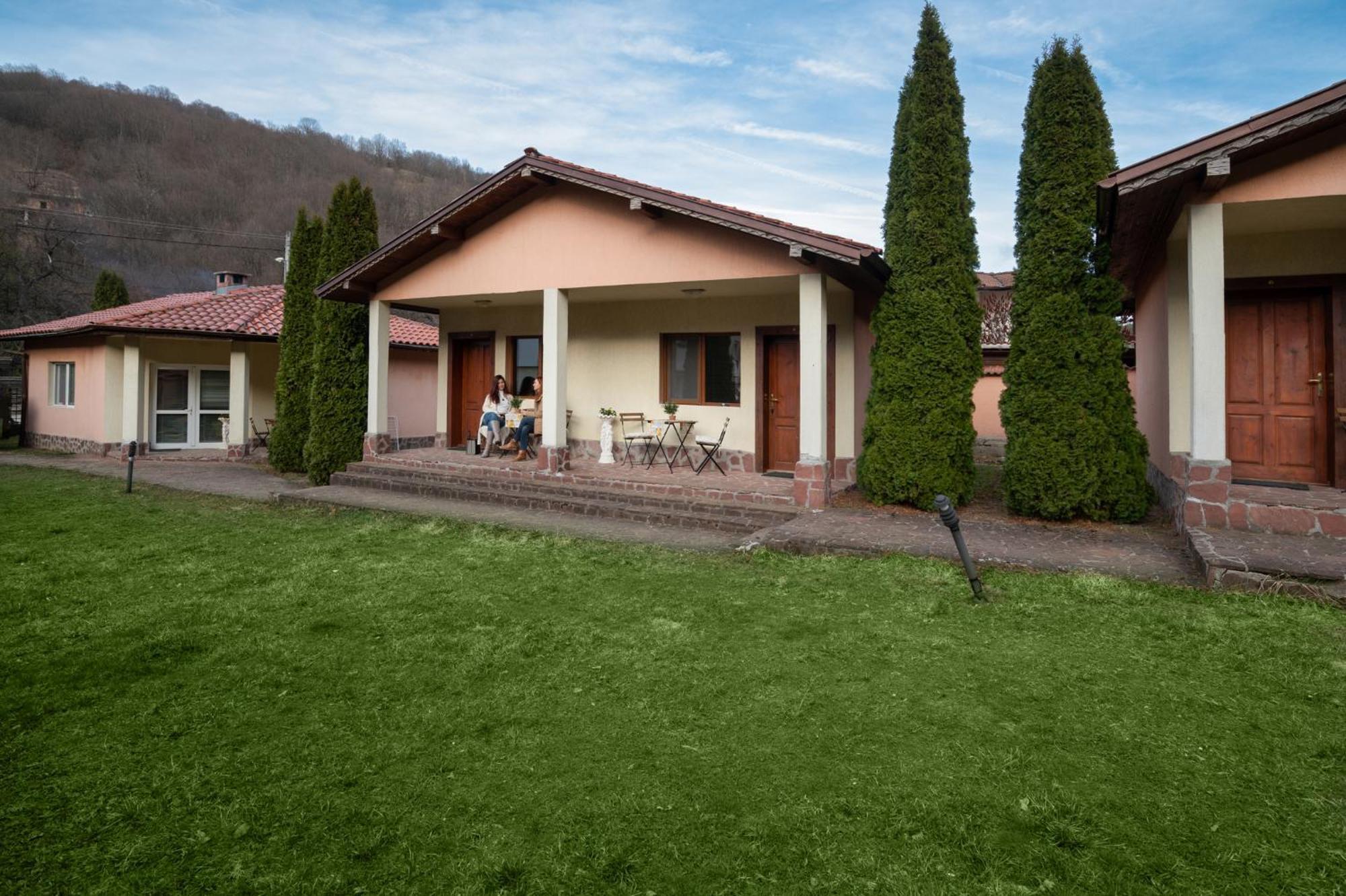 Вили Тихия Кът Ribarica Exterior foto