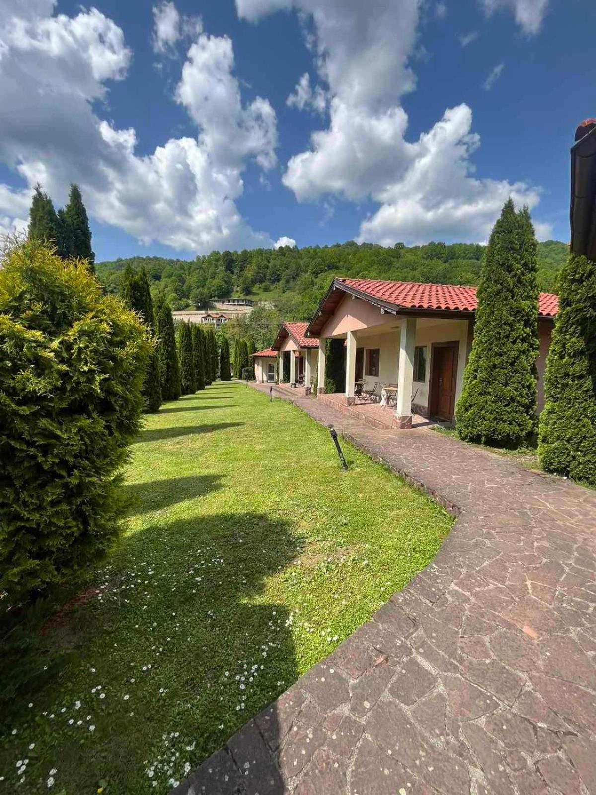 Вили Тихия Кът Ribarica Exterior foto